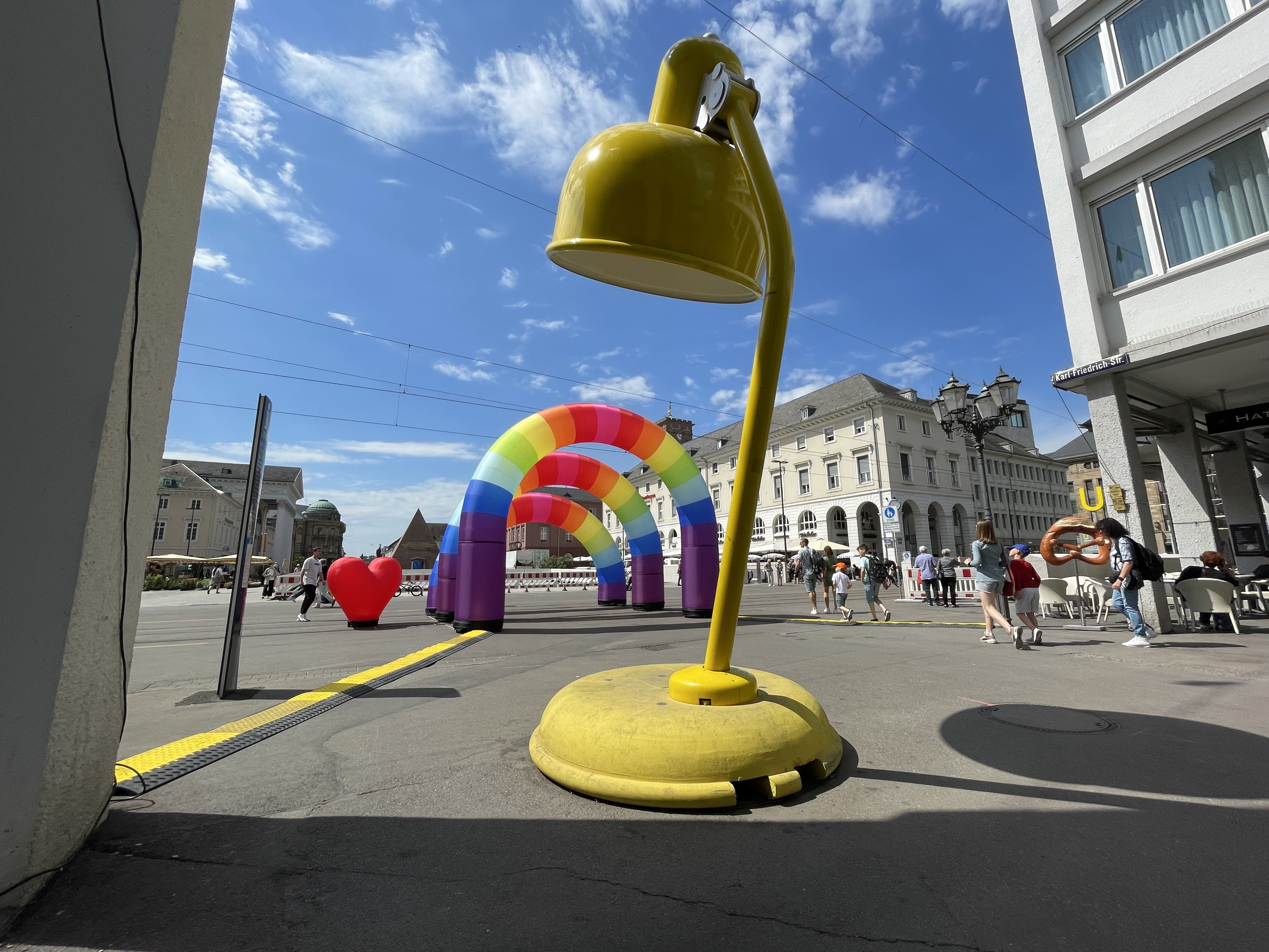 airLIGHT Aufblasbare Lichtobjekte Cone Leuchtskulptur Eventdekoration