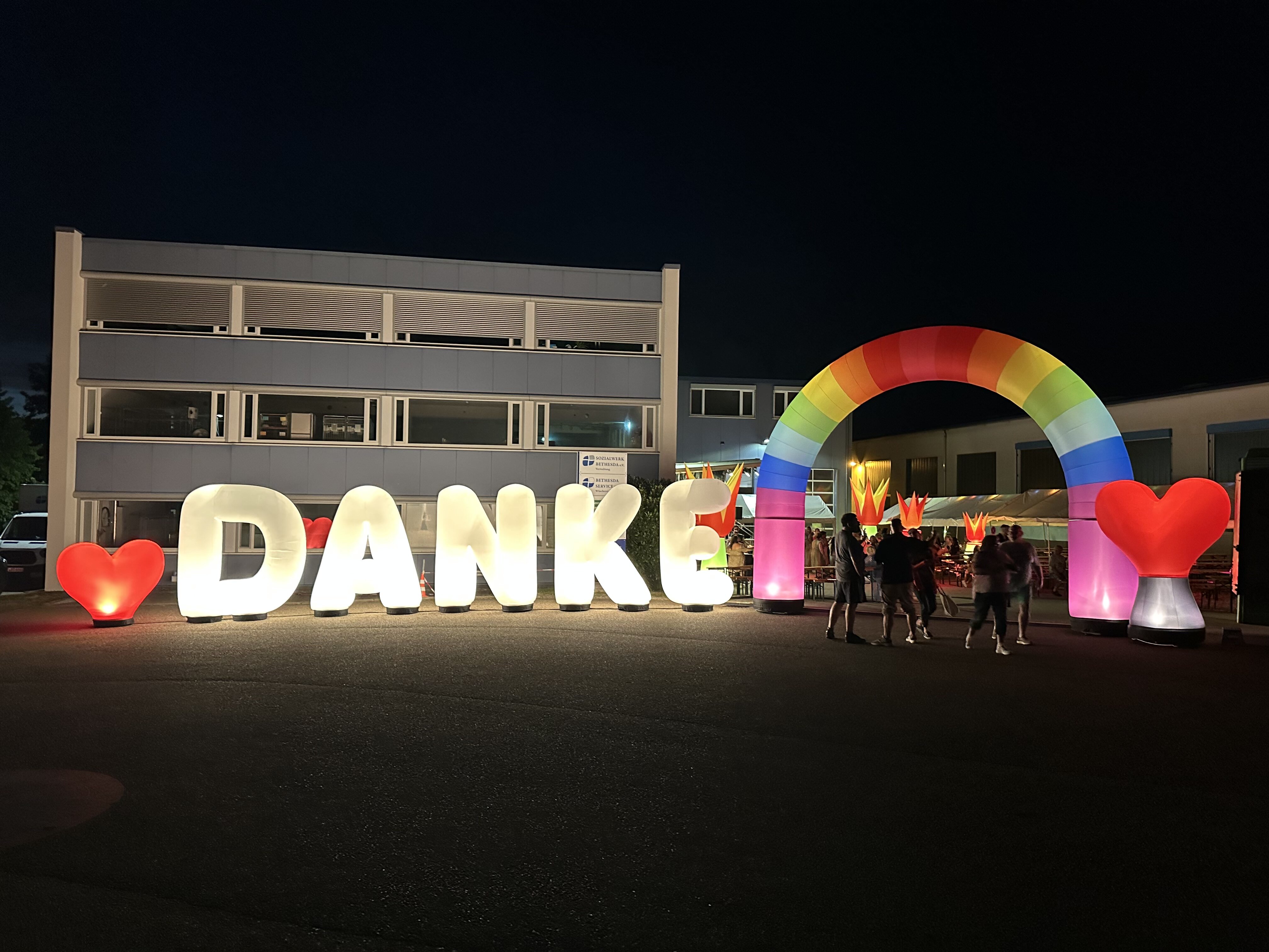 airLIGHT Aufblasbare Lichtobjekte Cone Leuchtskulptur...